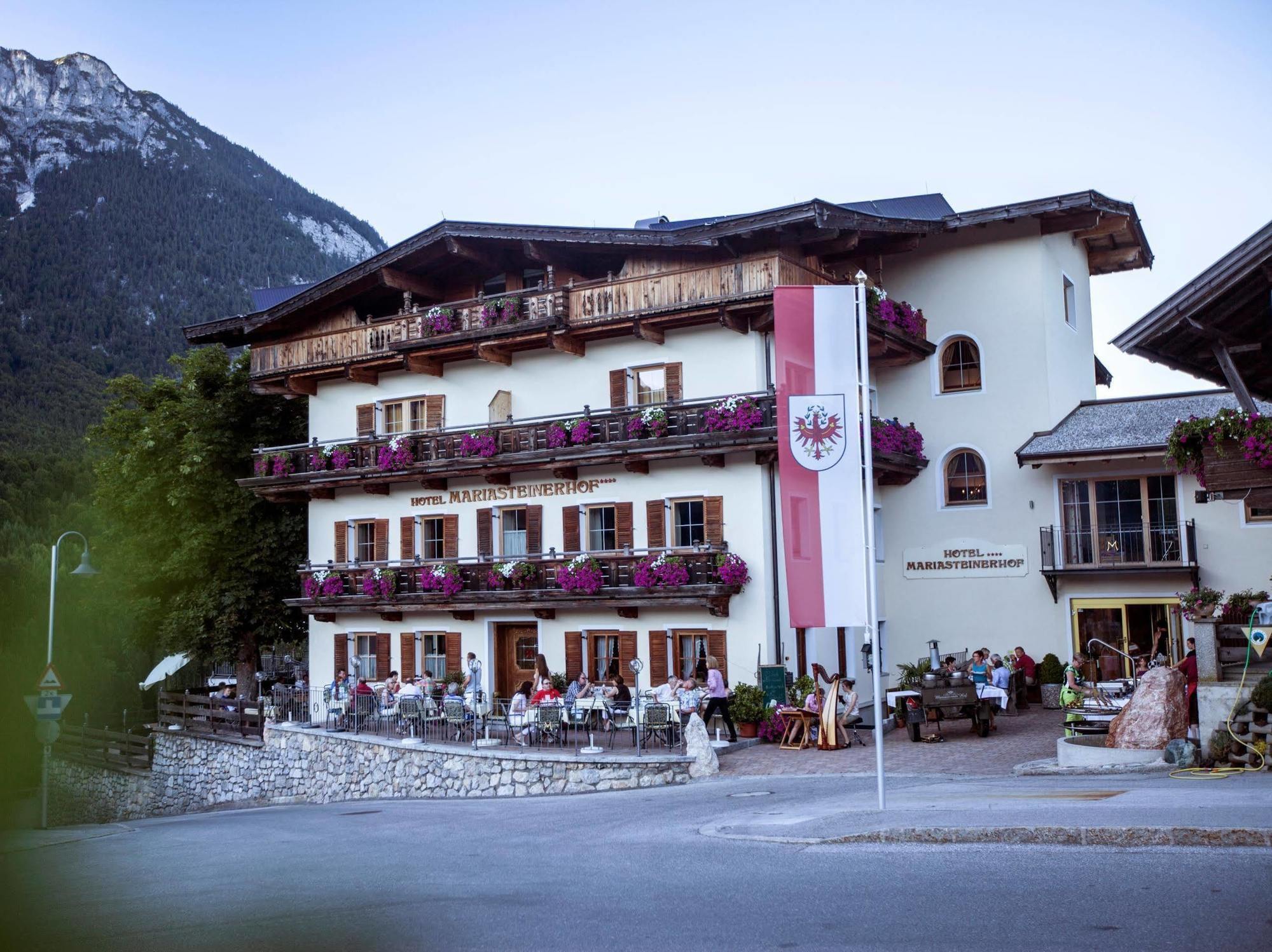 โรงแรมมาเรียสไตเนอร์ฮอฟ Mariastein ภายนอก รูปภาพ